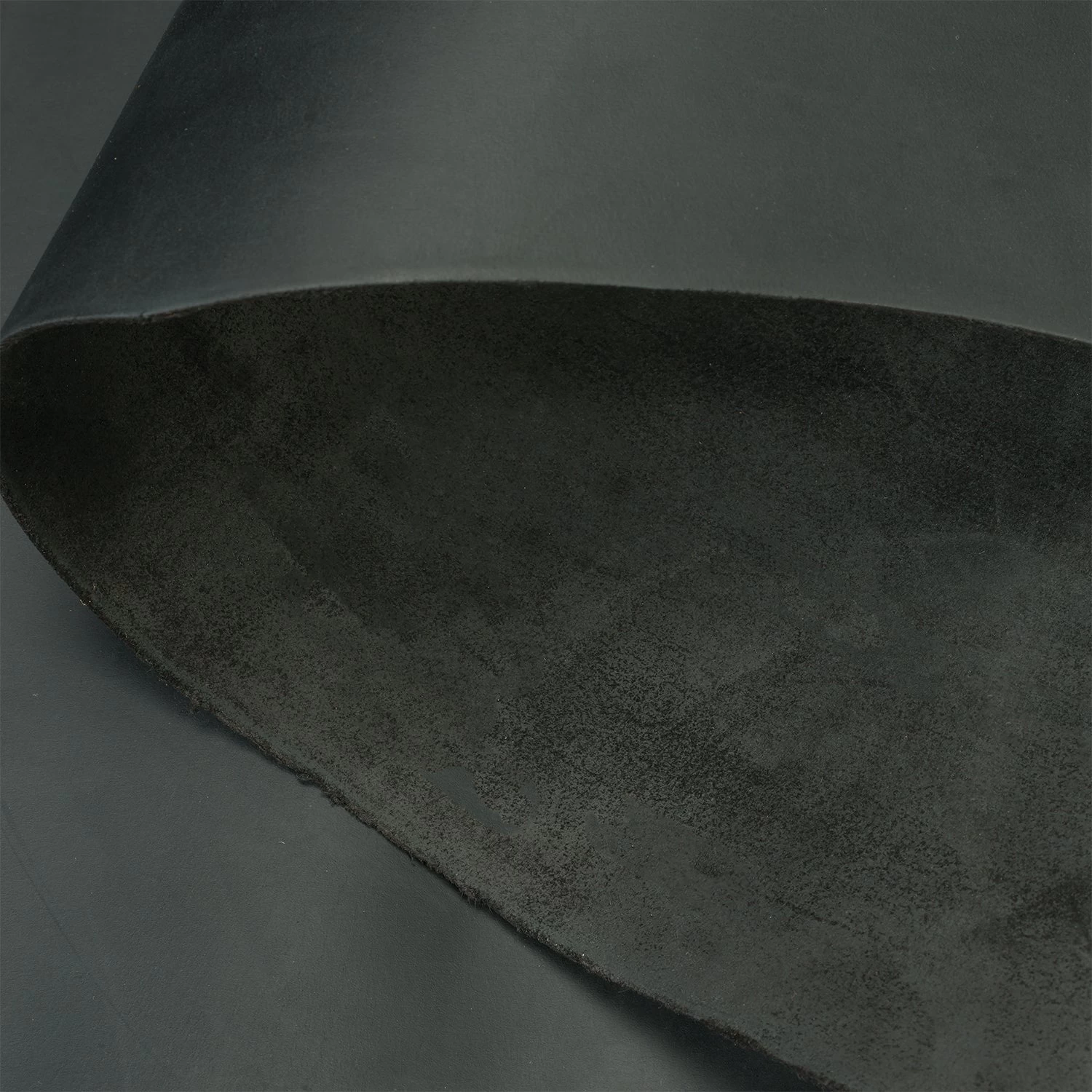 Pioneer Chrome Oil Tanned Top Grain Leather Side, 5-6 Oz 4 Pioneer Chrome Oil Tanned Top Grain Leather Side, 5-6 Oz - Image 4