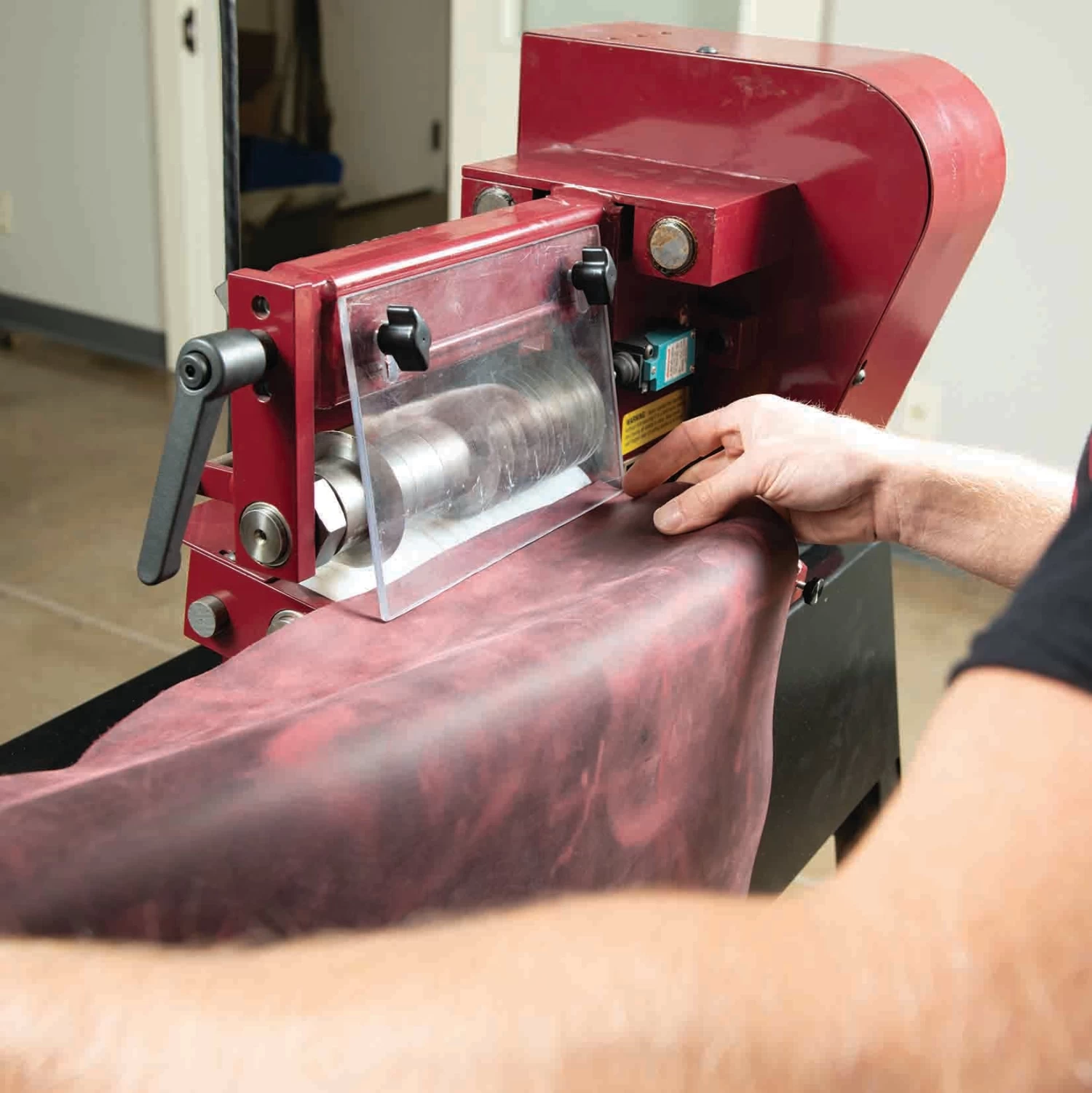 Master Tool Motorized Strap Cutter 6 Master Tool Motorized Strap Cutter - Image 6