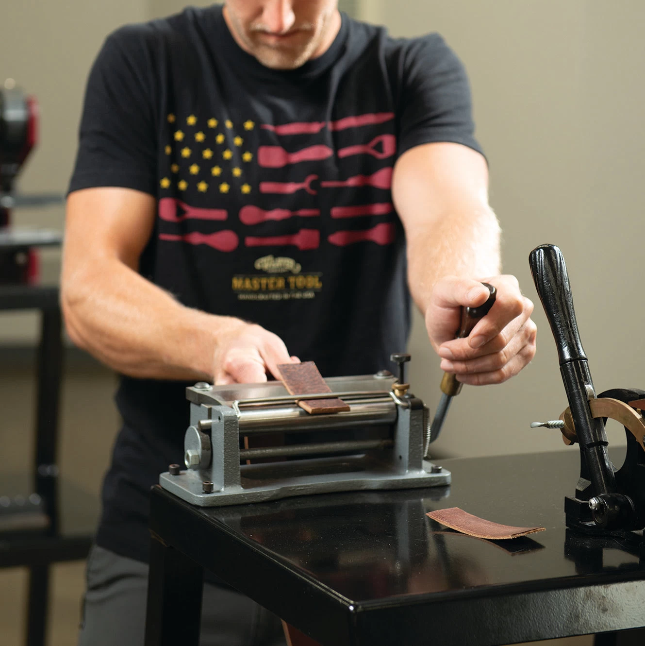 Economy Heritage® Leather Skiver 4 Economy Heritage® Leather Skiver - Image 4