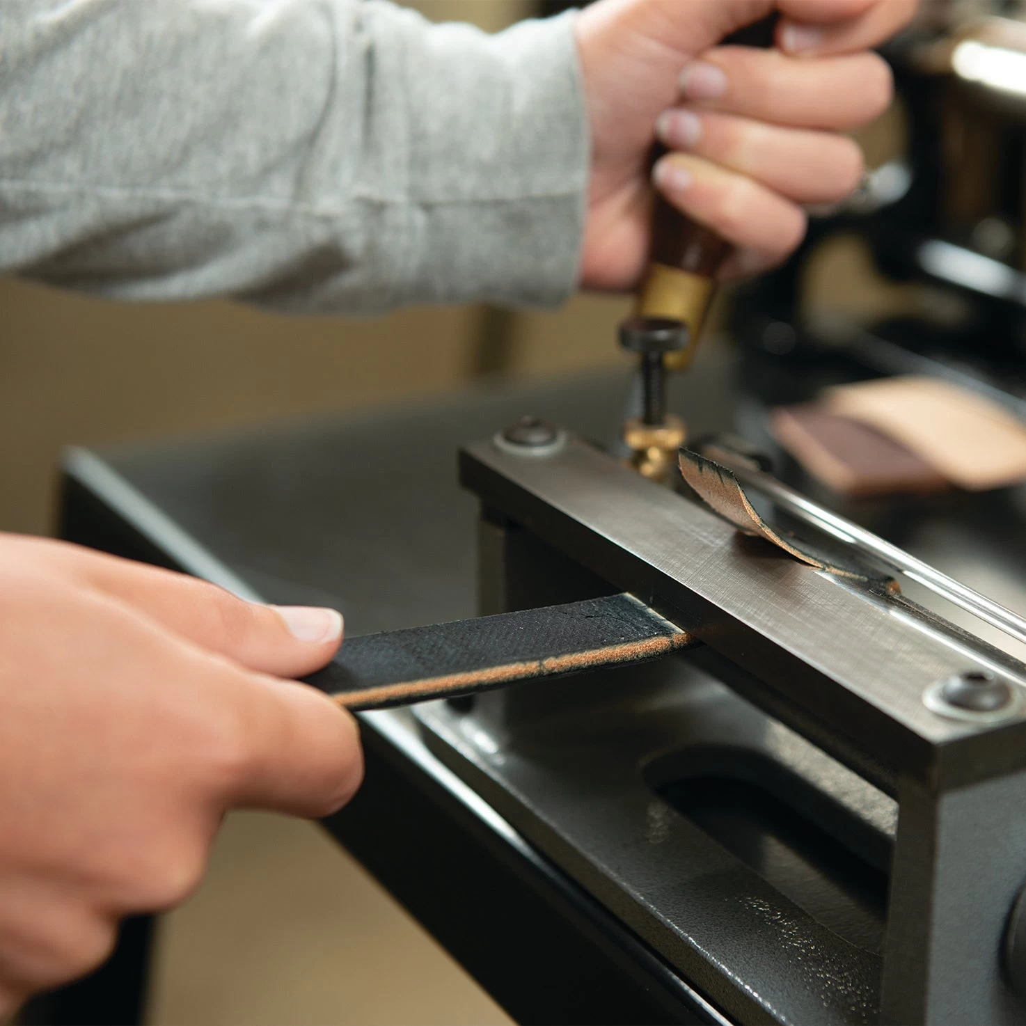 Economy Heritage® Leather Skiver 10 Economy Heritage® Leather Skiver - Image 10