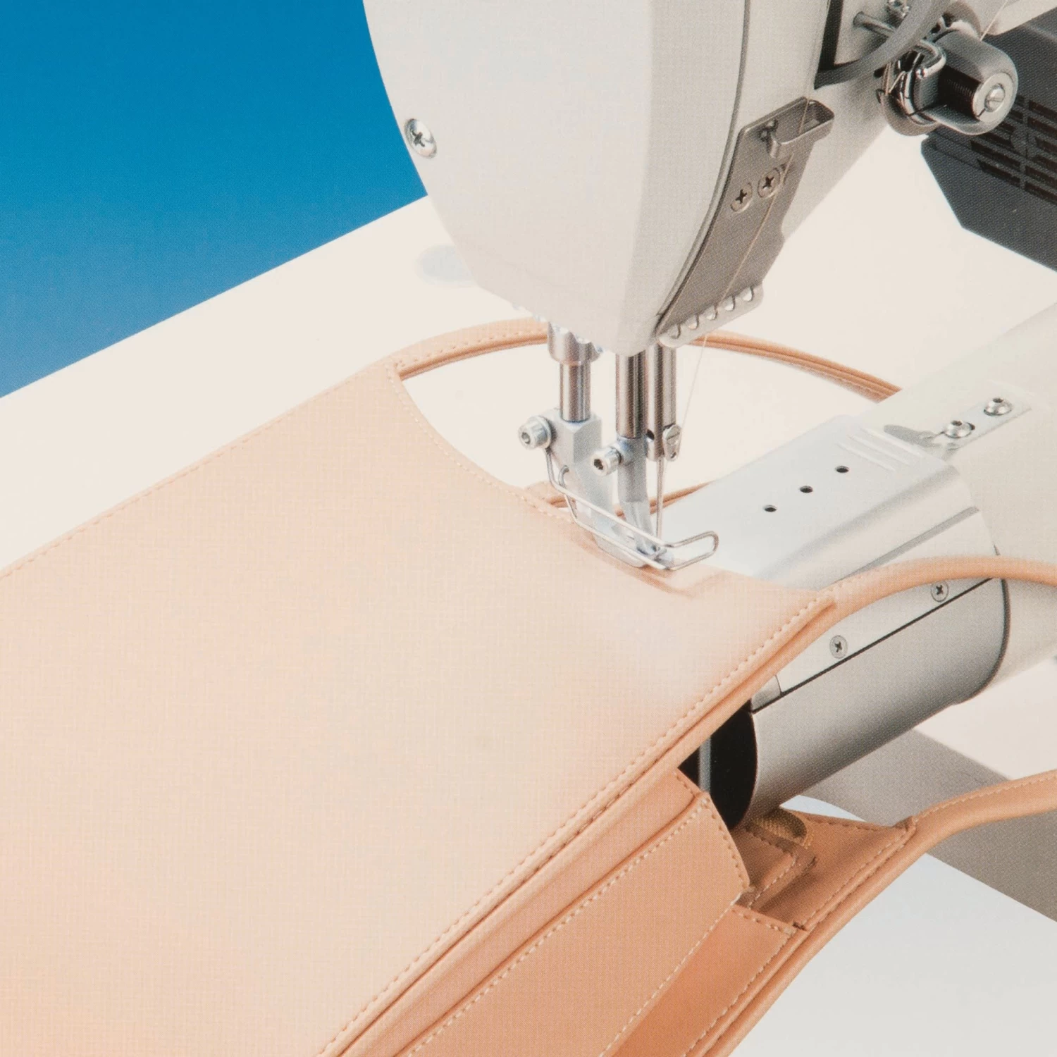 Adler 869 Cylinder Arm Sewing Machine, Complete With Stand 3 Adler 869 Cylinder Arm Sewing Machine, Complete With Stand - Image 3