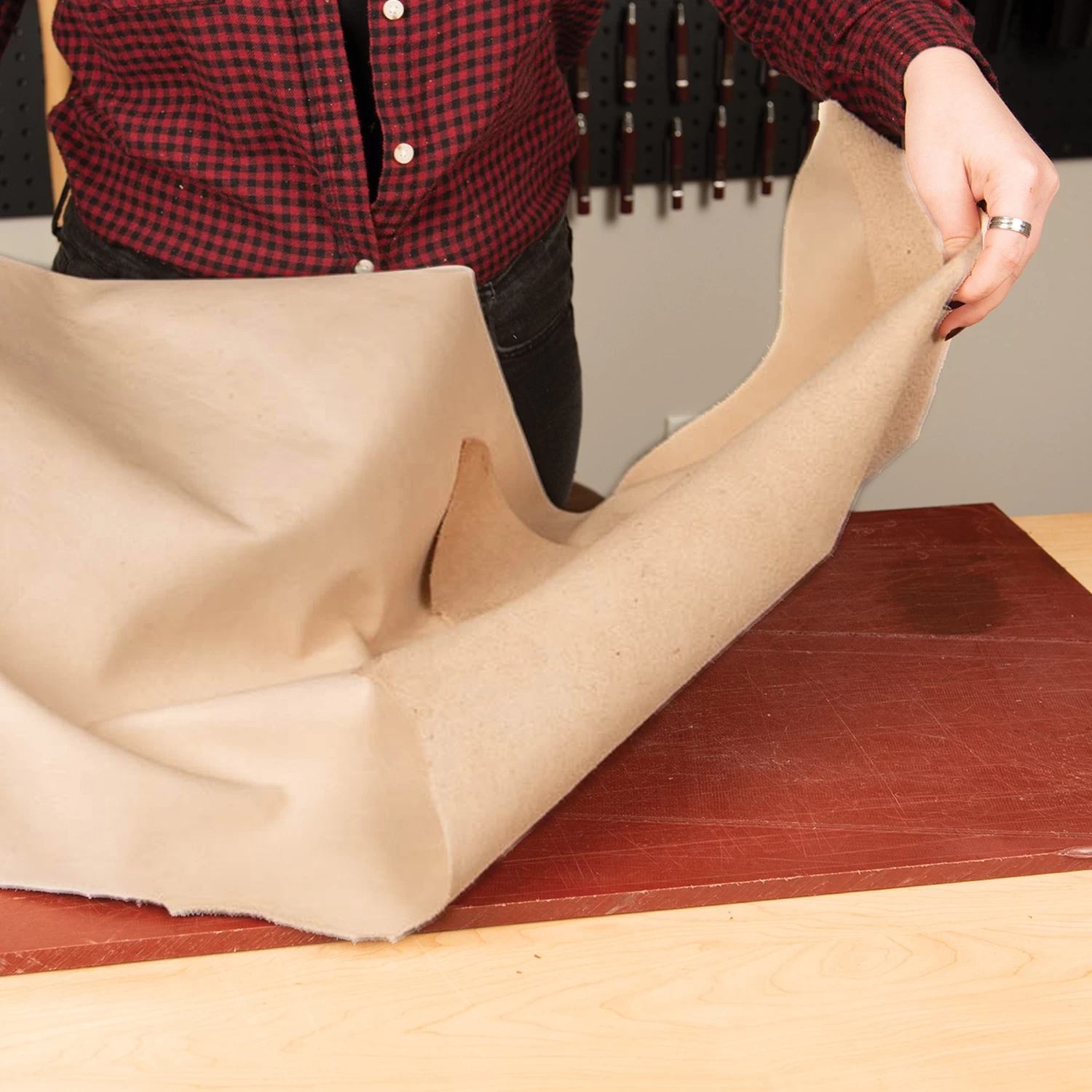 Soft Veg-Tan Double Shoulder, 3 To 4 Oz. 6 Soft Veg-Tan Double Shoulder, 3 To 4 Oz. - Image 6